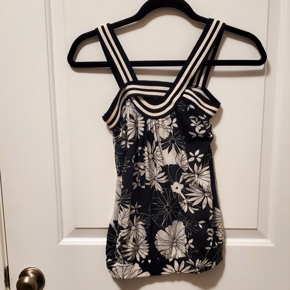 COPY - 12$30 🖤🤍 kali black and white floral tank